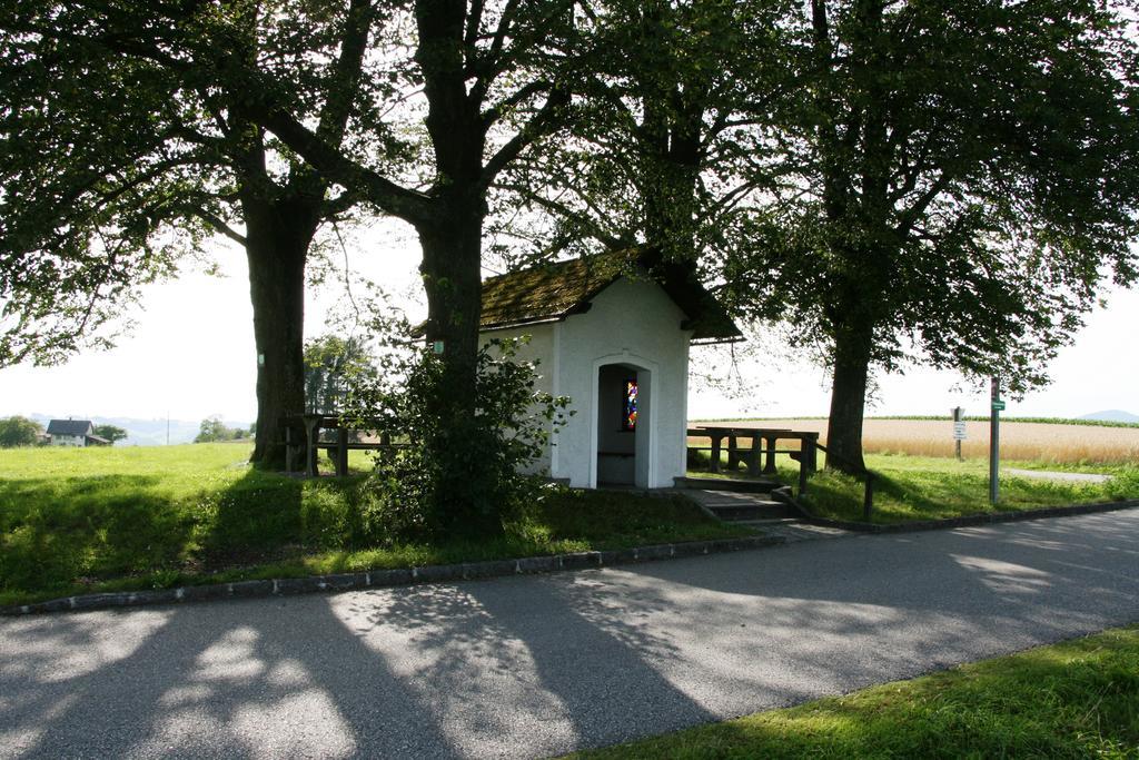 Kirchenwirt Inn Kreuzen  Exteriör bild