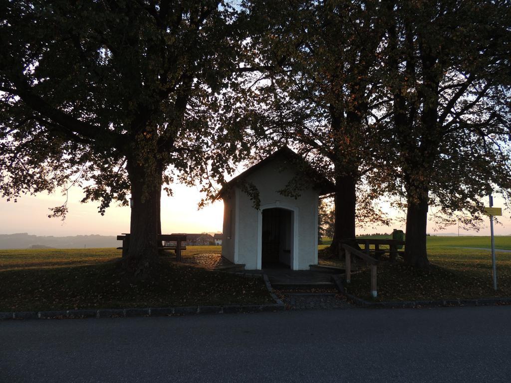 Kirchenwirt Inn Kreuzen  Exteriör bild